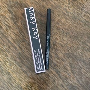 Eyeliner Crayon in black new in the box